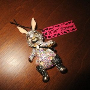 BETSEY JOHNSON ALICE IN WONDERLAND RABBIT PIN